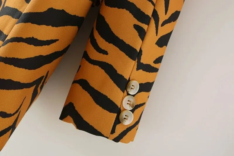 ANIMAL PRINT BLAZER