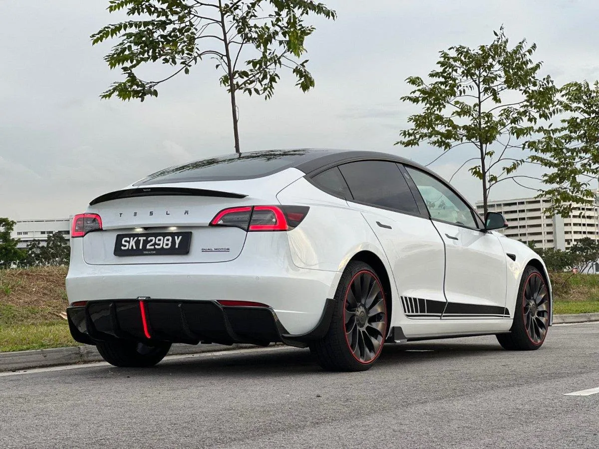 Karbel Carbon Side Skirts for Tesla Model 3 / Performance Pre-preg Carbon Fiber