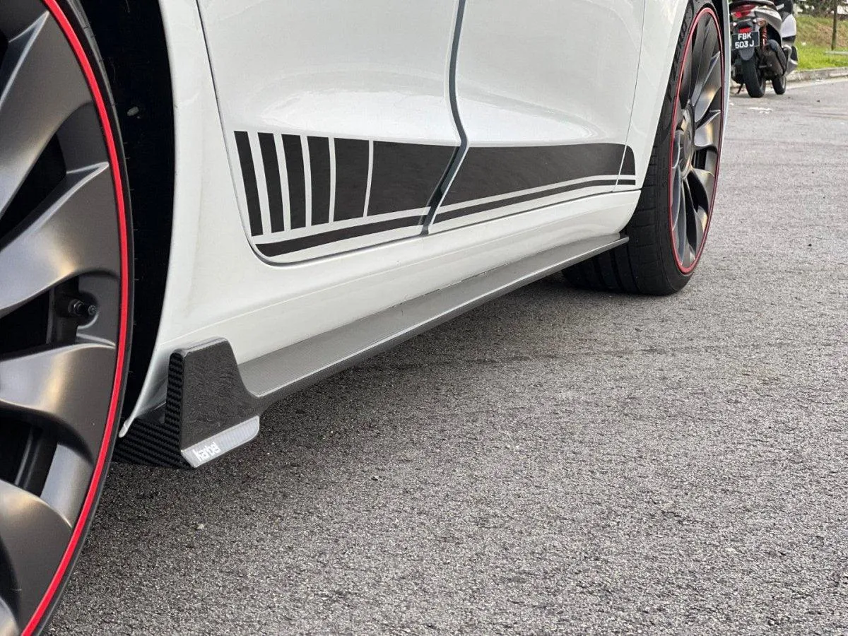 Karbel Carbon Side Skirts for Tesla Model 3 / Performance Pre-preg Carbon Fiber