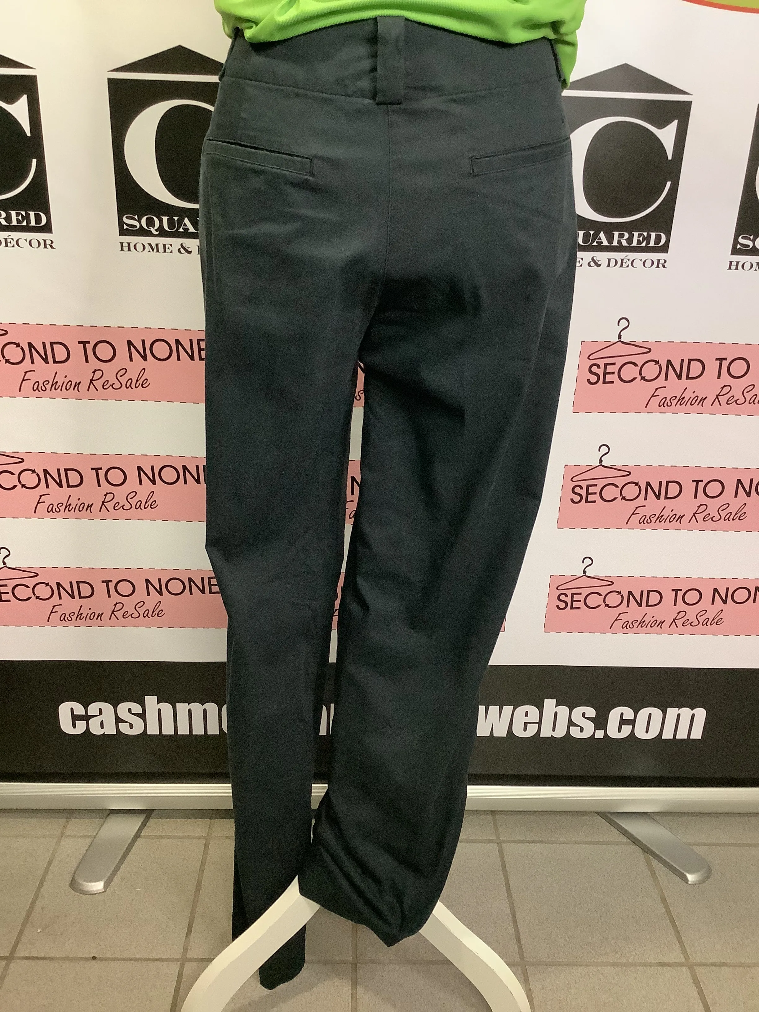 NIKE Golf Pants (Size 6)